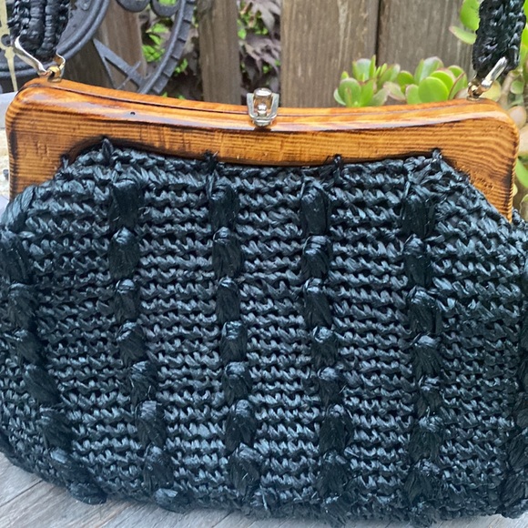 🕵️♂️HOST PICK👀 Japanese raffia handbag w/ wooden angled frame Black - Picture 4 of 9